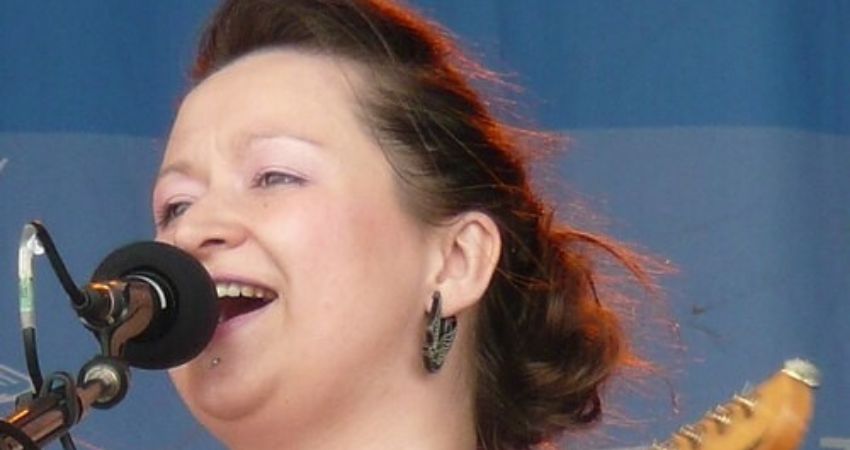 ELIZA CARTHY + FRIENDS