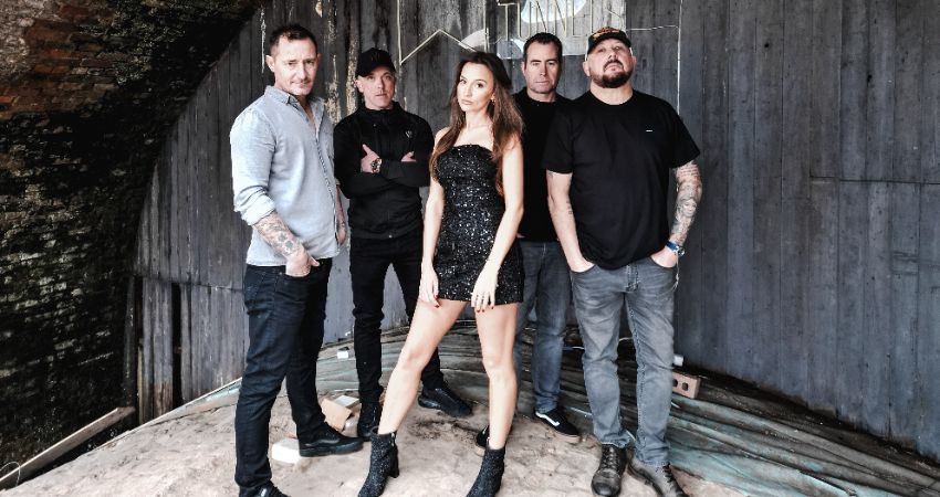 Amnesia: 90 Dance Tribute Band 