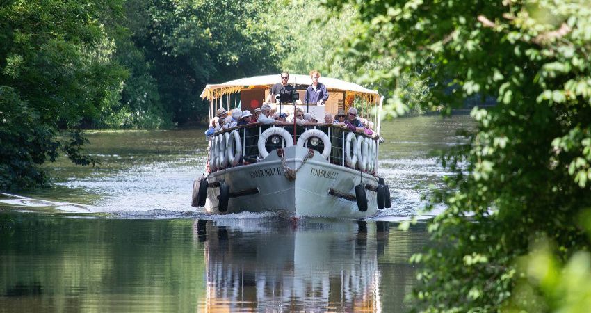 Music River Cruise with Barry Gibb Tribute 