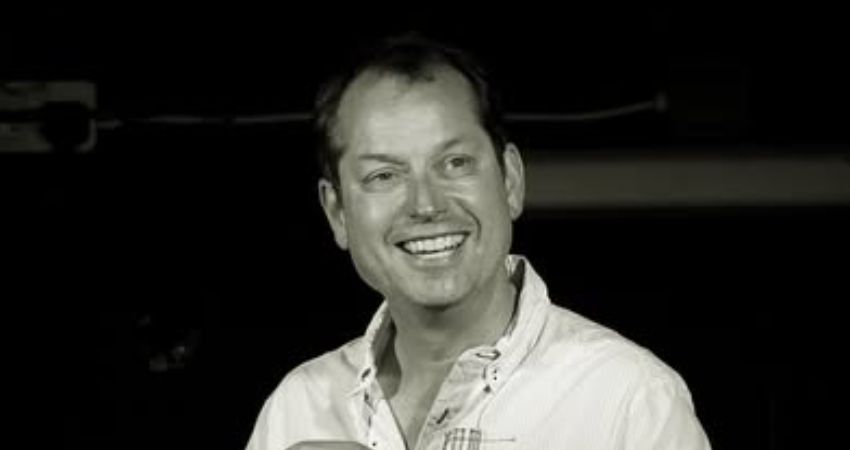 THE LAUGHTER ACADEMY PRESENTS - AN IMPROVISED COMEDY WORKSHOP WITH NIALL ASHDOWN -