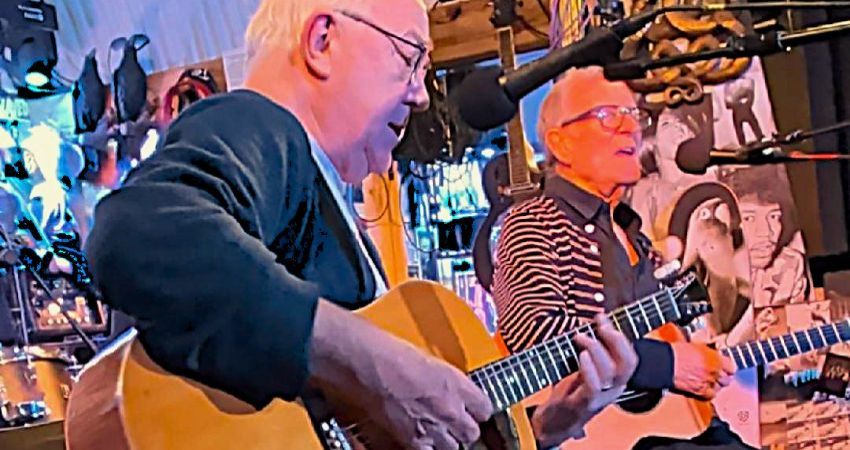 Hamish Stuart & Robbie McIntosh 