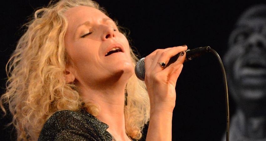 Zoe Schwarz Blue Commotion 