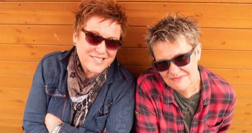 SoundBox presents: Chris While & Julie Matthews 