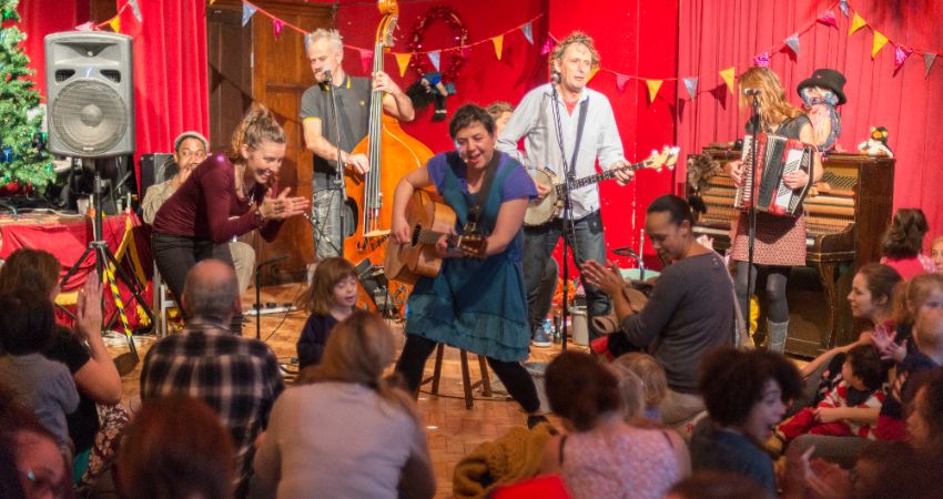 Mrs H and the Sing-along Band 