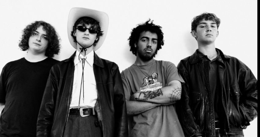 Cowboyy play The SHiNDiG 