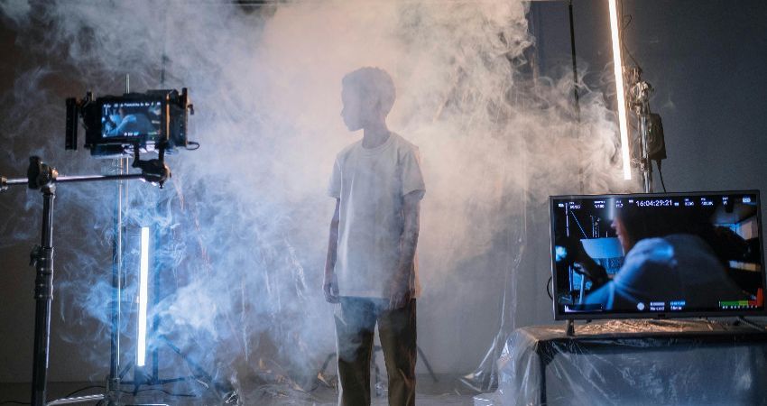 MAKE YOUR OWN SHORT FILM - PRACTICAL WORKSHOP (AGES: 8-11) 