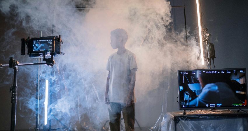 MAKE YOUR OWN SHORT FILM - PRACTICAL WORKSHOP (AGES: 12-14) 