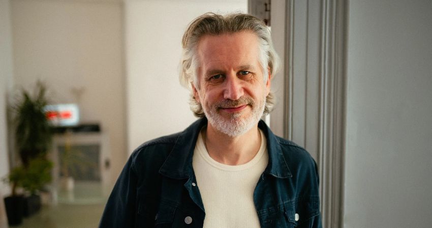 DOCUMENTARY FILMMAKING WITH BRIAN HENRY MARTIN (AGES: 18-30) 