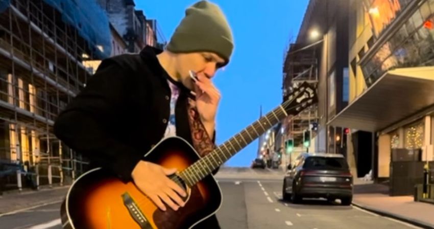 GUS MUNRO LIVE AT CRAIGMORE BOWLING CLUB ROTHESAY ISLE OF BUTE 