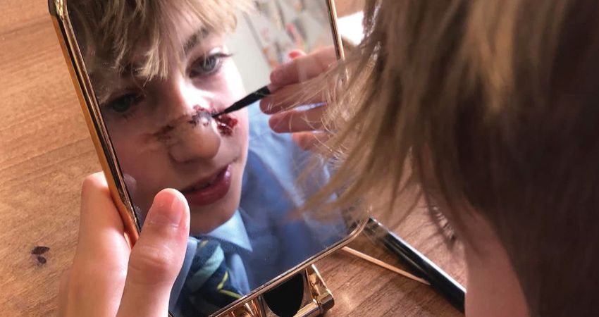 AN INTRODUCTION TO SFX MAKE-UP WORKSHOP WITH CONNIE MCGRATH (AGES: 14-17) 