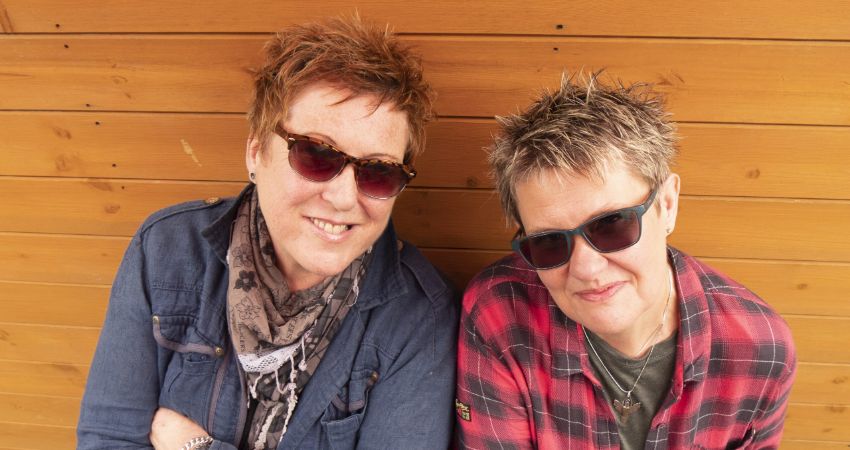 Chris While and Julie Mathews 