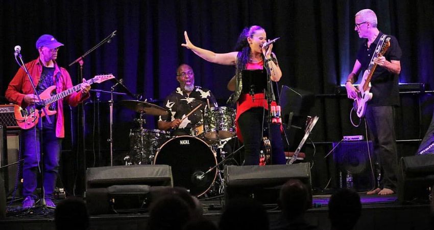 SAM KELLY'S STATION HOUSE 