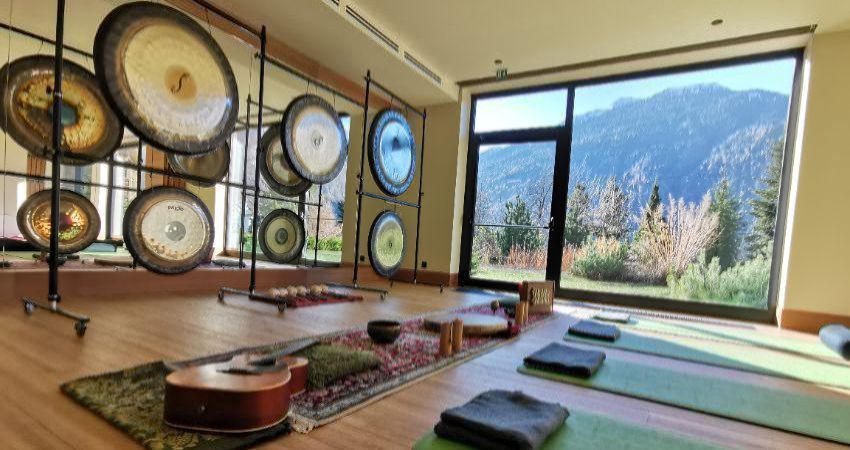 Woolton Hill: An hour of gongs and music 