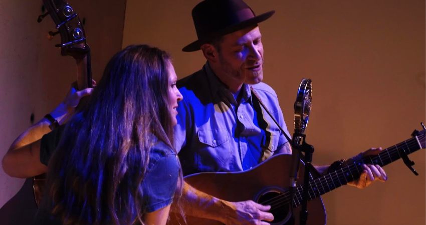 An evening with Scott Cook & Pamela Mae at Cafe No9 