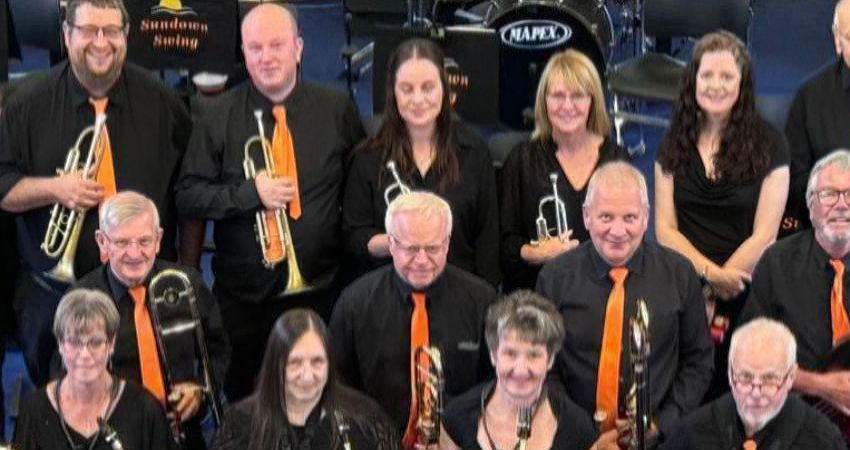 Sundown Swing in concert