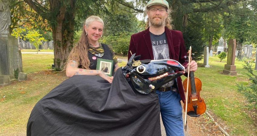 Tom Kitching and Jennifer Reid – Bitter and Mild 