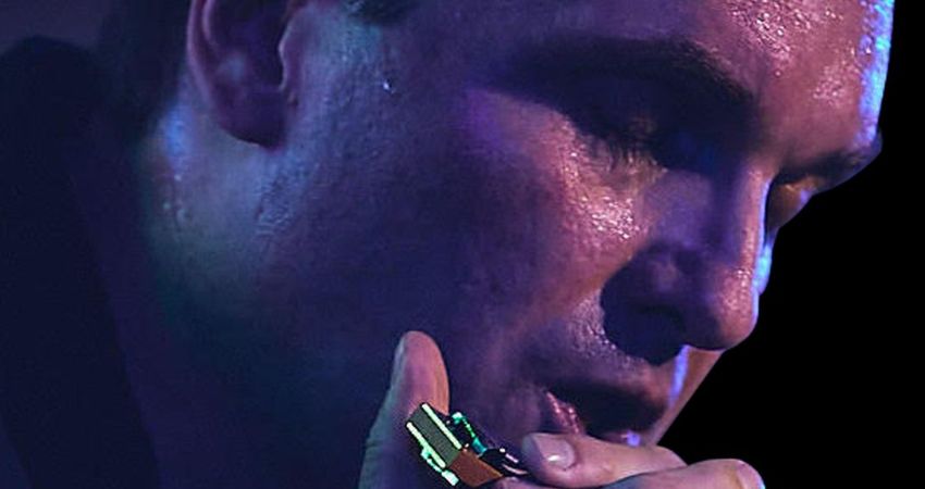 “Up Close With The Blues” Starring Giles Robson 