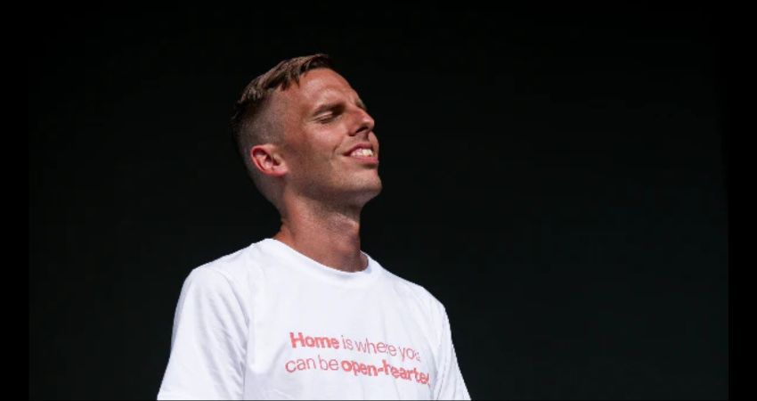 Harry Baker new tour Tender 