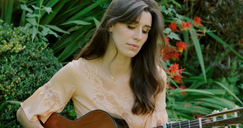 Ormella Presents...Folk Rising 