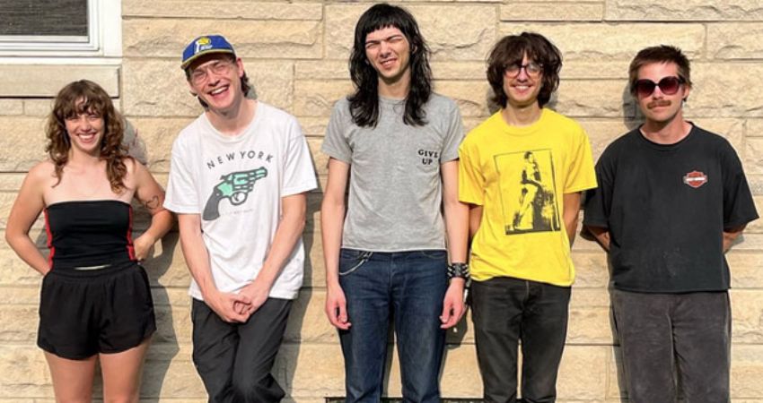 GOOD FLYING BIRDS (USA) + 2 TBC 