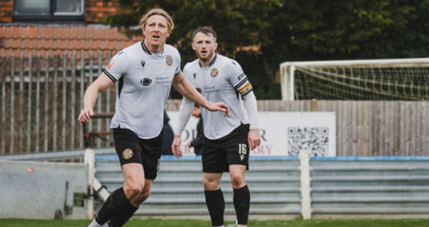 Hungerford Town FC v Basingstoke Town FC