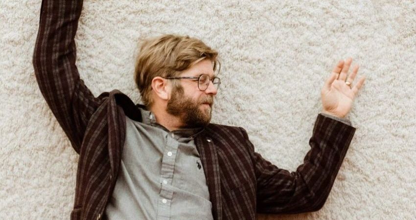 An evening with Old Man Luedecke at Cafe No9 