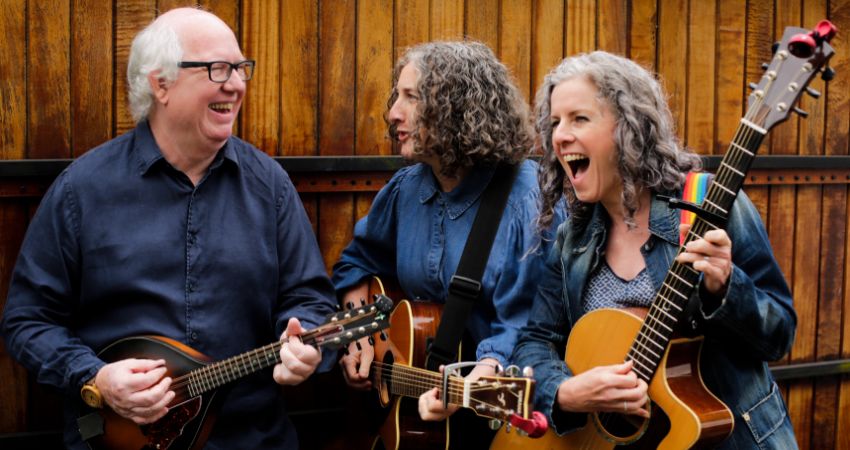 Clive Gregson and The Hayes Sisters 