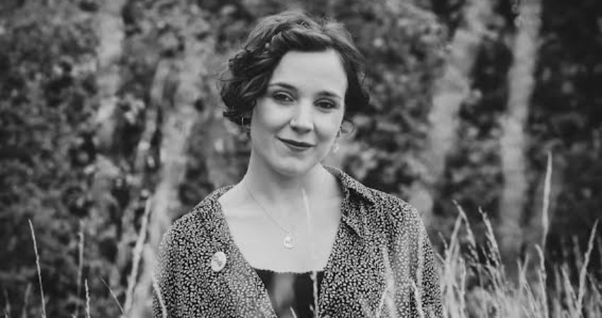 An evening with Holly Carter at Cafe No9 