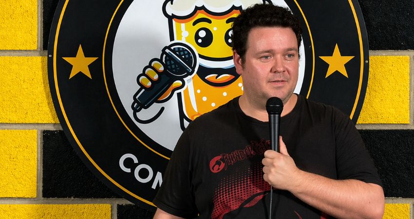 Laughs in the Lounge – Comedy Night