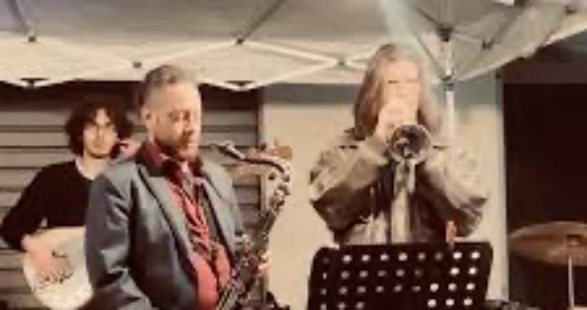 THE MAYOR IS STONED (ITALY) 