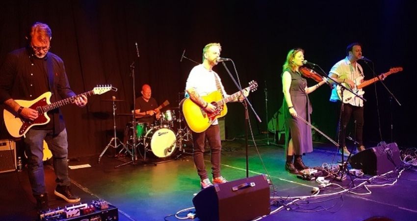 LIAM VINCENT & THE ODD FOXES 