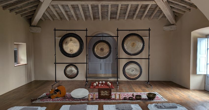 Woolton Hill: An hour of gongs and music 