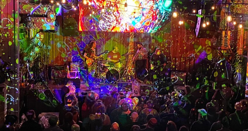 JEFFREY ALEXANDER AND THE HEAVY LIDDERS with SHIT HIPPIES