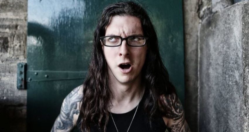 Andrew O'Neill @ Cowshed Comedy, Neath 