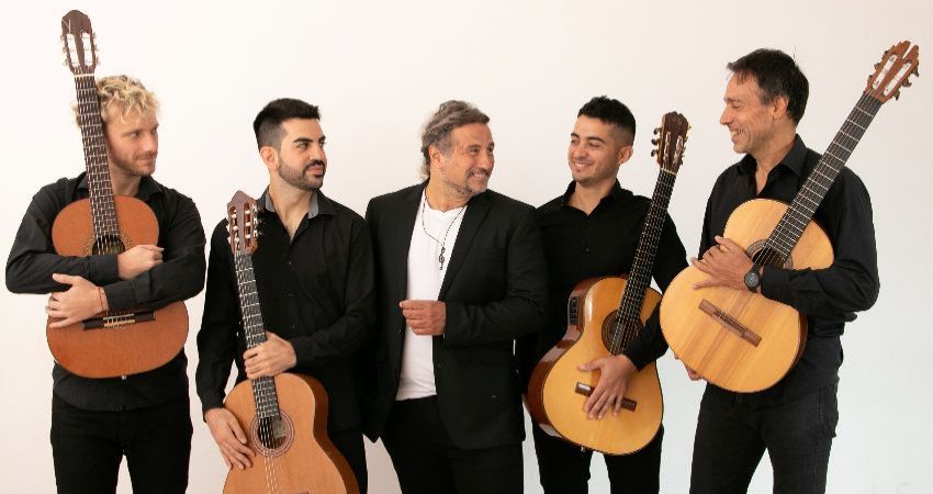 Martin Alvarado and Gerardo Villar y los Aguirre guitar quartet 