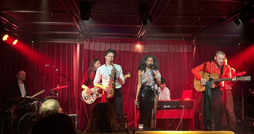 Juelma & SiFi Band 