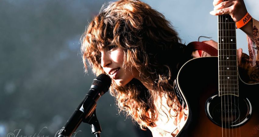 Brooke Law (with her band) 