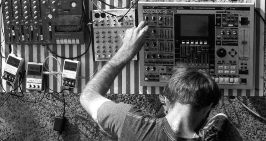 Braw Gigs Presents: Container / Nic Krog / Afraidofmessages 