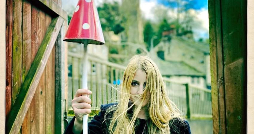 Lavinia Blackwall Band / The Equatorial Group