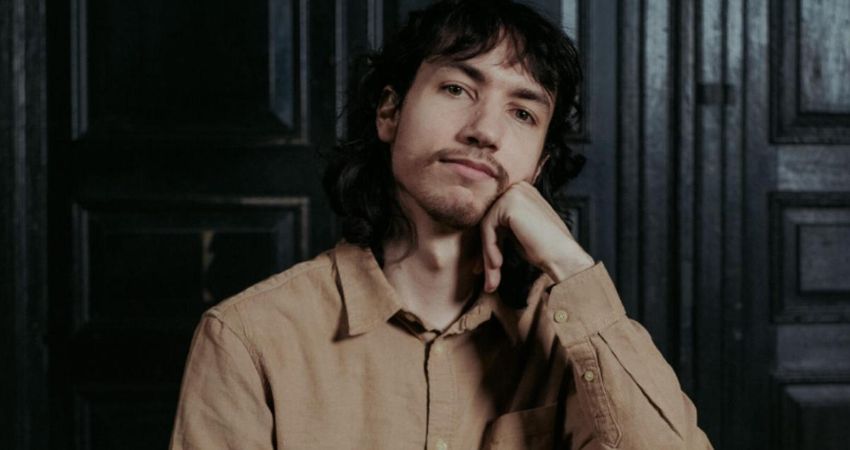 Matthew Brown plays Dowland on harpsichord 