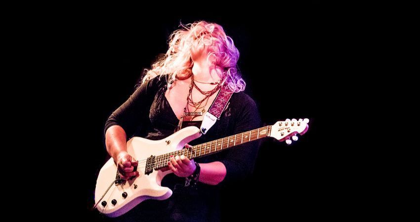Chantel McGregor - Rock Guitarist and Singer-Songwriter 
