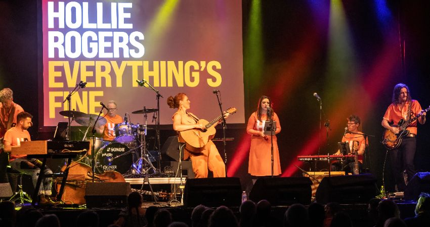 Hollie Rogers and band 