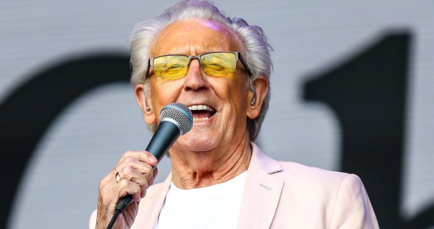 TONY CHRISTIE. 