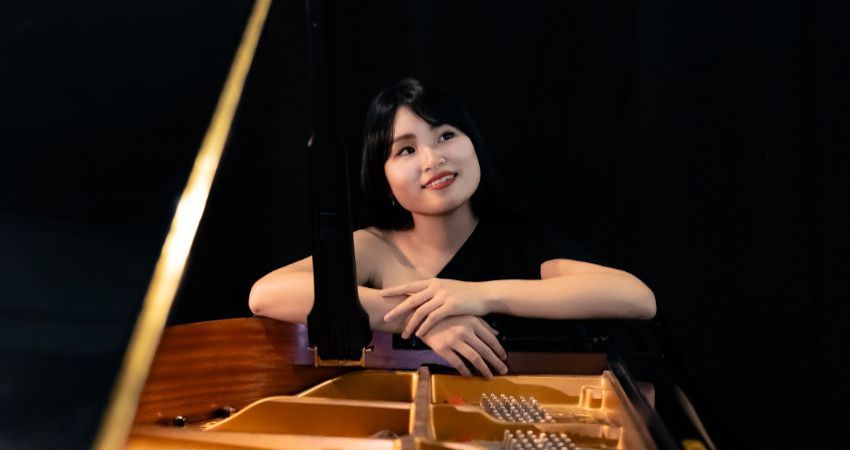 Bridget Yee, piano 