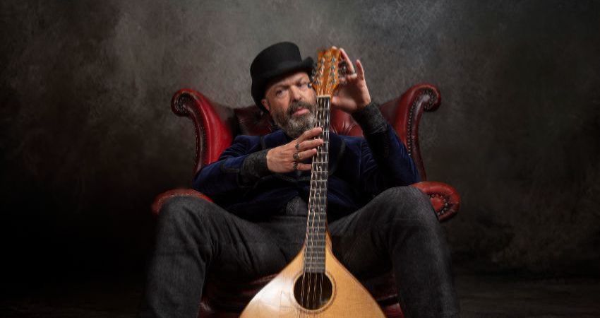 An evening with Captain Of The Lost Waves' Orchestra