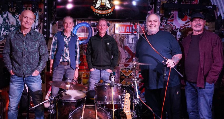 Creedence Rising - The Creedence Clearwater Revival Show 