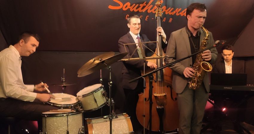 Sam Kelly with The Aaron Moloney Trio
