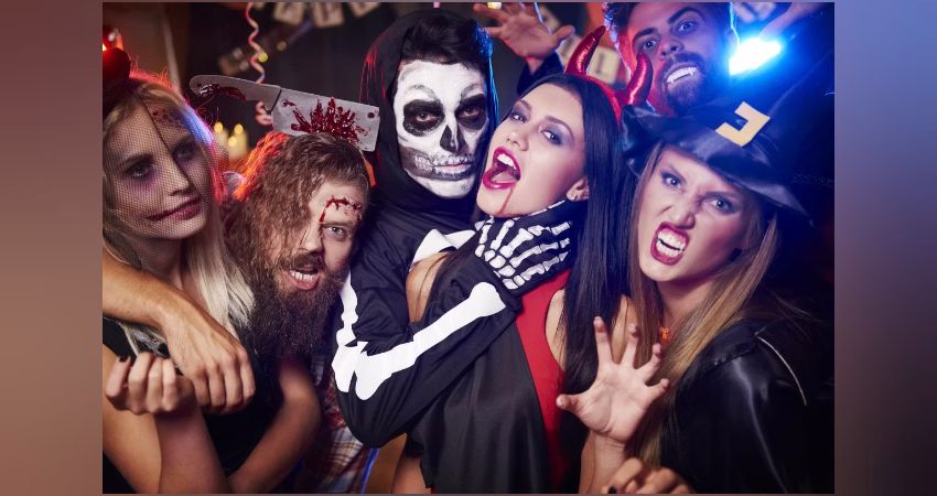 Halloween Party, Welcome Drink & Happy Hour Till 8pm at Bar Soho