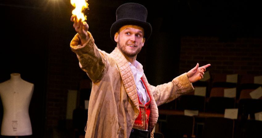 Tales of an Unruly Audience    by Lung and a Haslf Full Theatre Company 