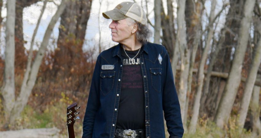 Brooks Williams live at Rosslyn Court 
